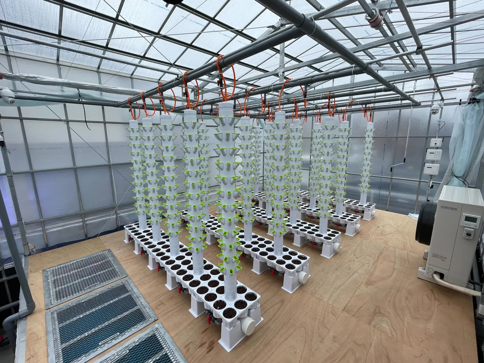 Flow, an Aquponi aquaponic farm in Japan